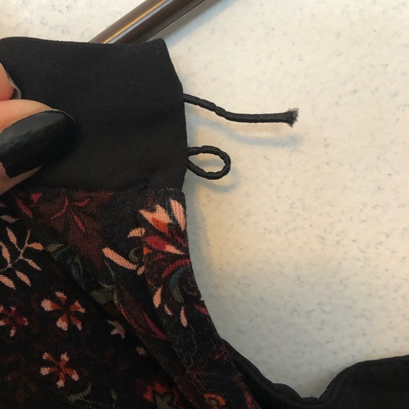 Long business casual tank top. Size: S. Brand: Reitmans. - Picture 3 of 11